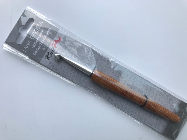 Lana Grossa KnitPro Häkelnadel mit Design-Holzgriff 15cm/6,5mm