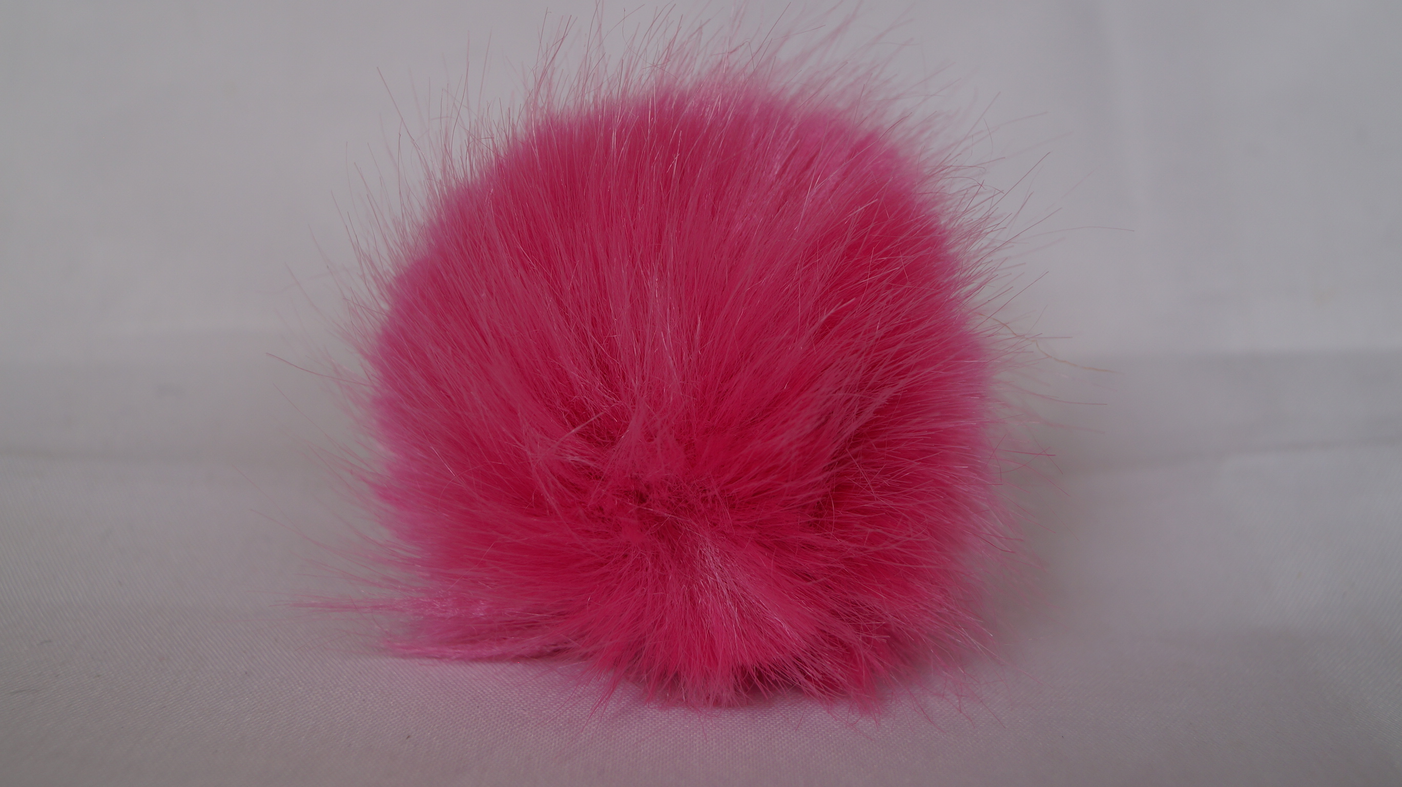 DSC04634 Kunstfellbommel Farbe 07